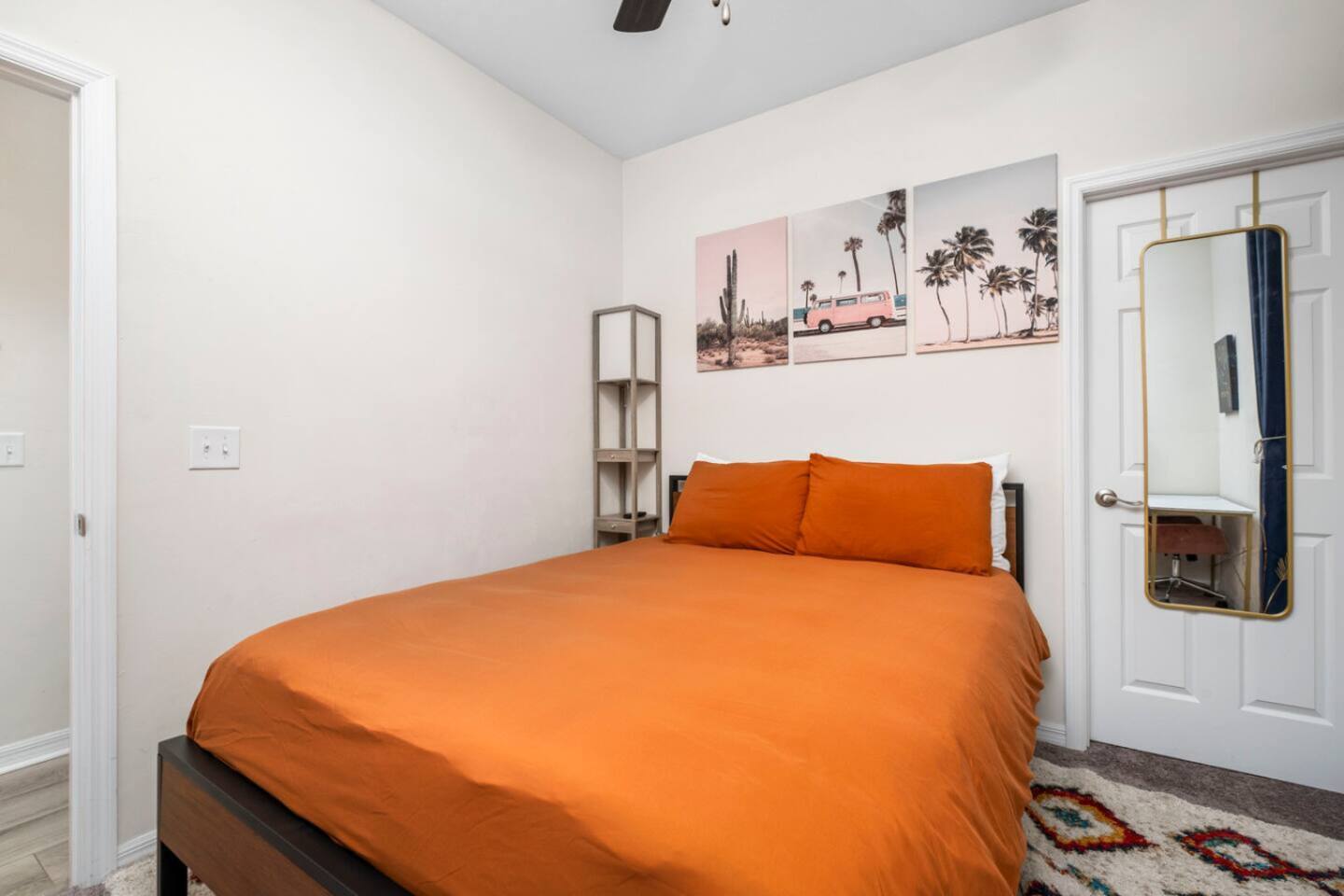 Walk to University, Pet Friendly, Cozy Townhome