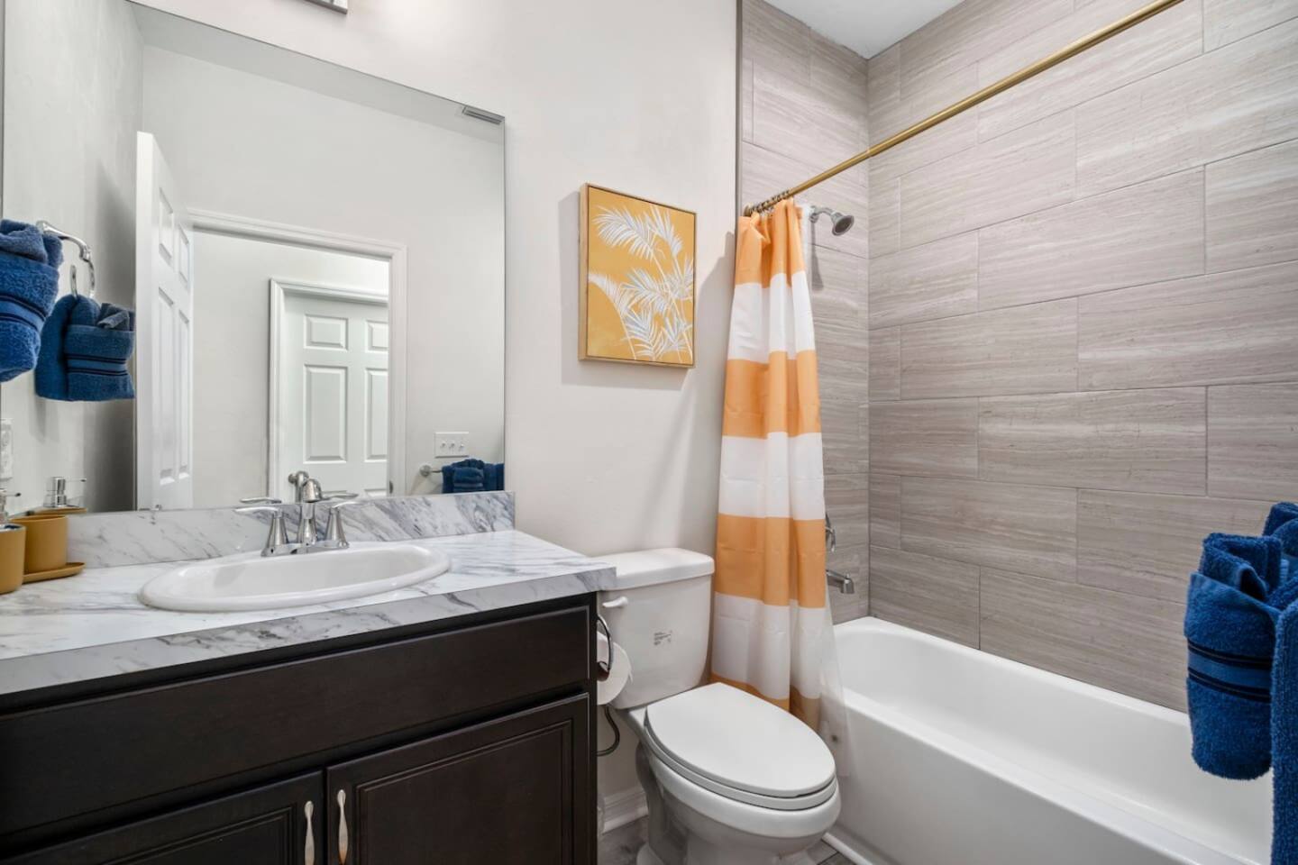 Walk to University, Pet Friendly, Cozy Townhome