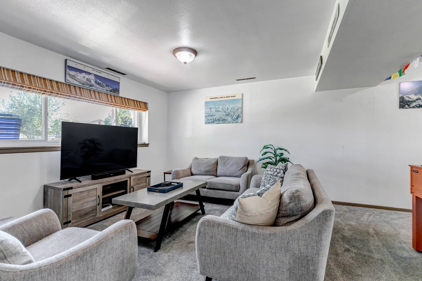 Views | 2 mins to OCC | Fire Pit | Games | Pets