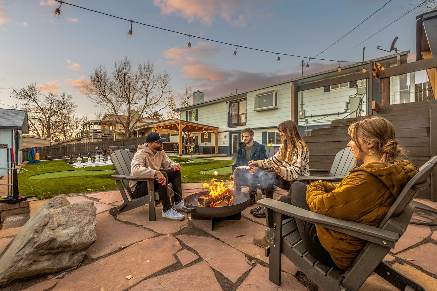 Epic Family Home: Mini-Golf, Sauna, Hot Tub, Games