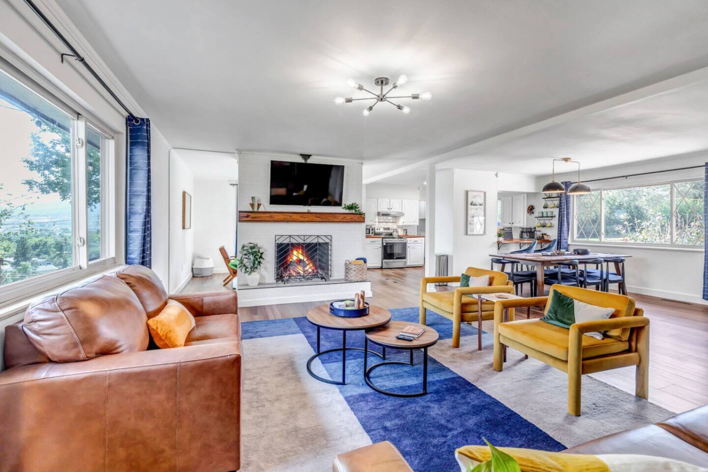 Stunning Mountain Views, Hot Tub, Game Room