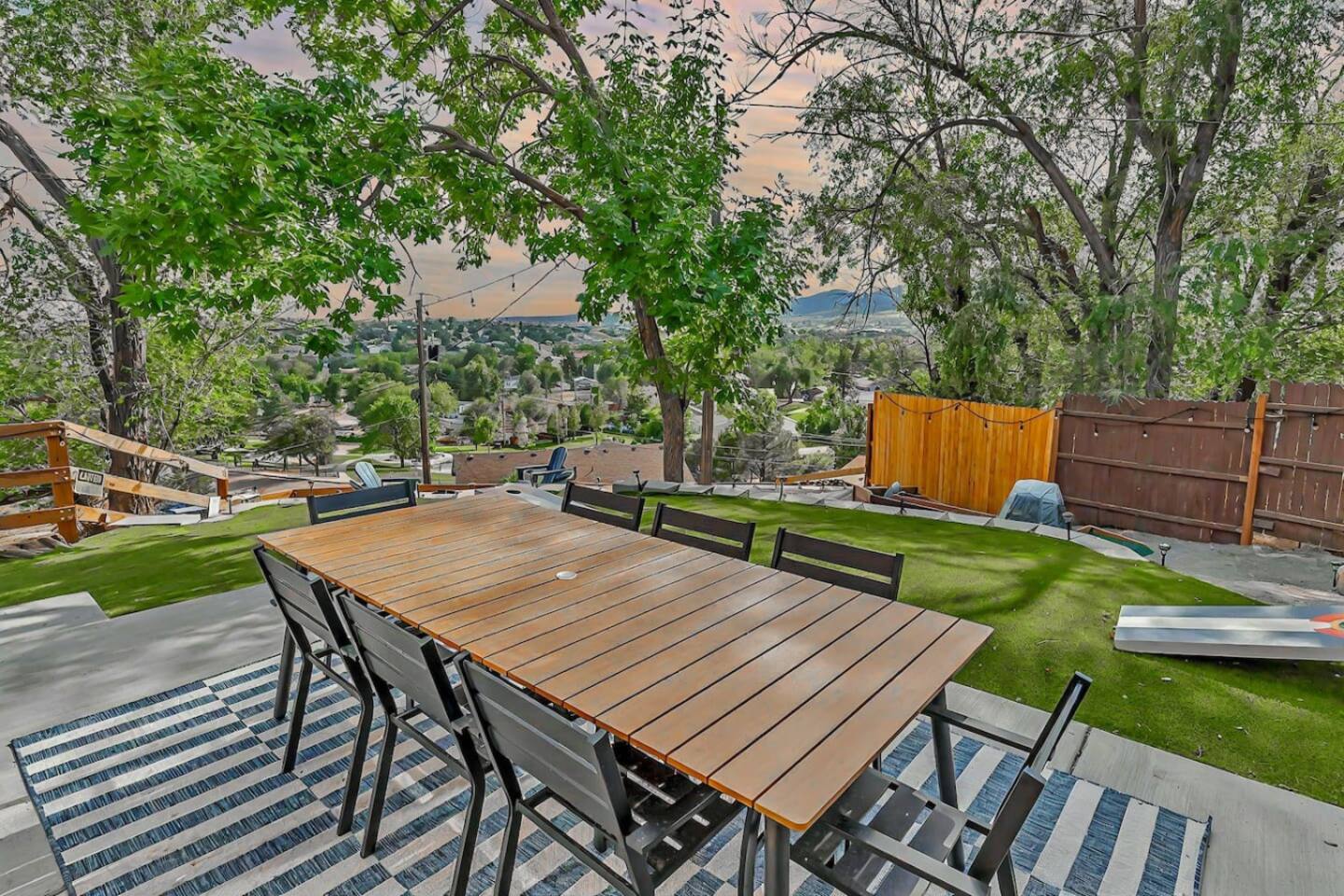 Stunning Mountain Views, Hot Tub, Game Room