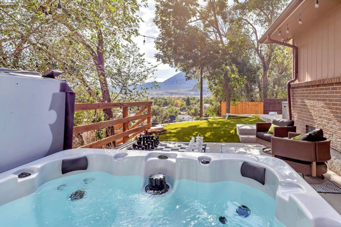 Stunning Mountain Views, Hot Tub, Game Room